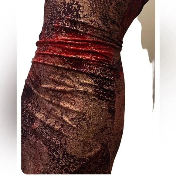 Le Chateau Shimmering Sleeveless Cocktail Burgundy & Gold Dress Size Small - Picture 3 of 9
